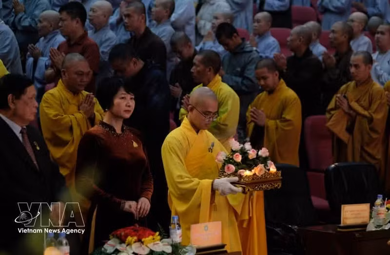 Delegates perform rituals at the opening ceremony of the Vesak Celebrations 2026 in Da Lat on May 23 (Photo: VNA)