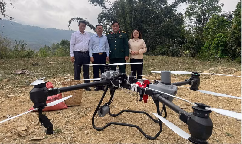 A UAV is tested for transporting agricultural products in Dien Bien Province under a project jointly implemented by the Ministry of Science and Technology and FPT in early March. Photo: MST