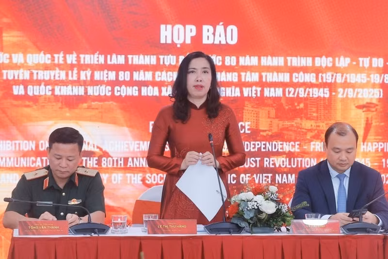 Deputy Minister of Foreign Affairs Le Thi Thu Hang speaks at the press briefing (Photo: VNA)