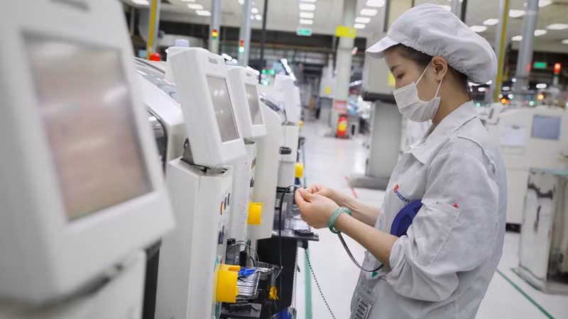 Viet Nam continues to improve its business environment to attract foreign investment more effectively. (Photo: Le Danh Lam)