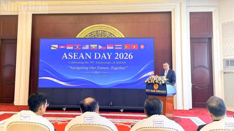 Ambassador Pham Thanh Binh speaks at the event. (Photo: HUU HUNG)