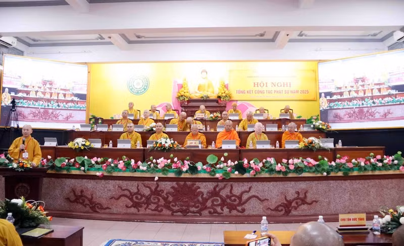 The handover ceremony at the Dinh Ba International Border Gate (Photo: VNA)