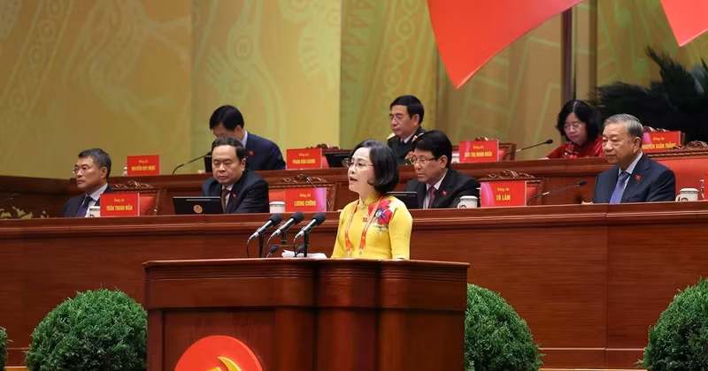NA Vice Chairwoman Nguyen Thi Thanh delivers a presentation at the plenary discussion of the ongoing 14th National Party Congress on January 21. (Photo: VNA)
