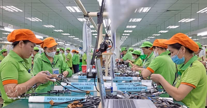 An assembly line for post-processing products at the factory of Bandai Viet Nam Co., Ltd. (Photo: VNA)