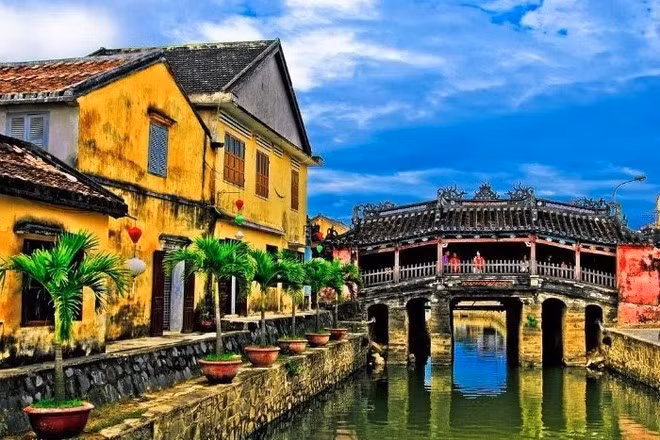The Cau Pagoda is a tourism symbol of the ancient town. (Photo: VNA)