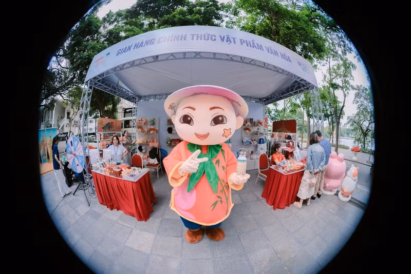 Anh Tre mascot at the event.