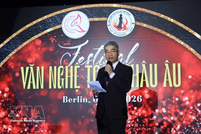 Vietnamese Ambassador to Germany Nguyen Dac Thanh speaks at the event. (Photo: VNA)