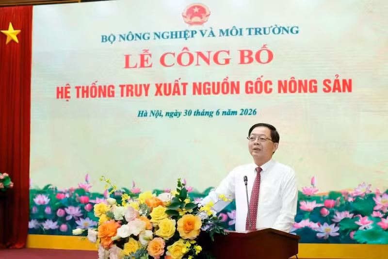 Deputy Prime Minister Ho Quoc Dung speaks at the launch of of Viet Nam's national agricultural product traceability system on June 30. (Photo: danviet.vn)
