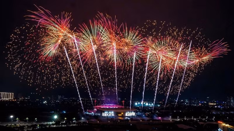 The arts programme featuresspectacular fireworks displays. (Photo: Organising Committee)