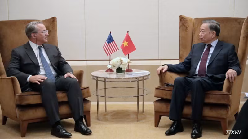 General Secretary of the Communist Party of Viet Nam Central Committee and President To Lam meets with Troy Rohrbaugh, Co-President of JPMorganChase in New York on September 23. (Photo: VNA)