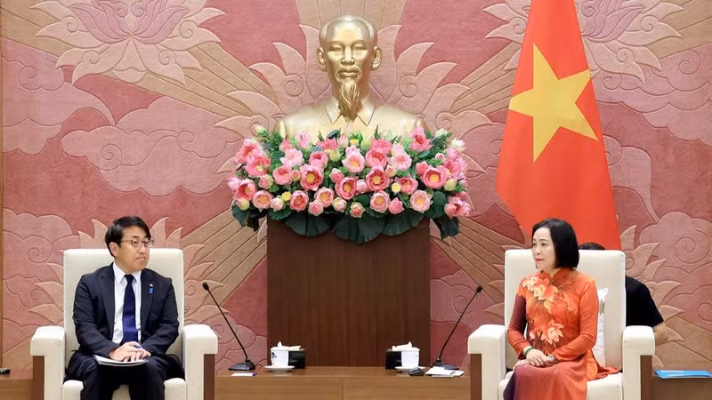 National Assembly Vice President Nguyen Thi Thanh (R) and Saito Hiroaki, a member of the Japanese House of Representatives and Chair of its Committee on Education, Culture, Sports, Science and Technology, in Ha Noi on September 3, 2026. (Photo: nhandan.vn)