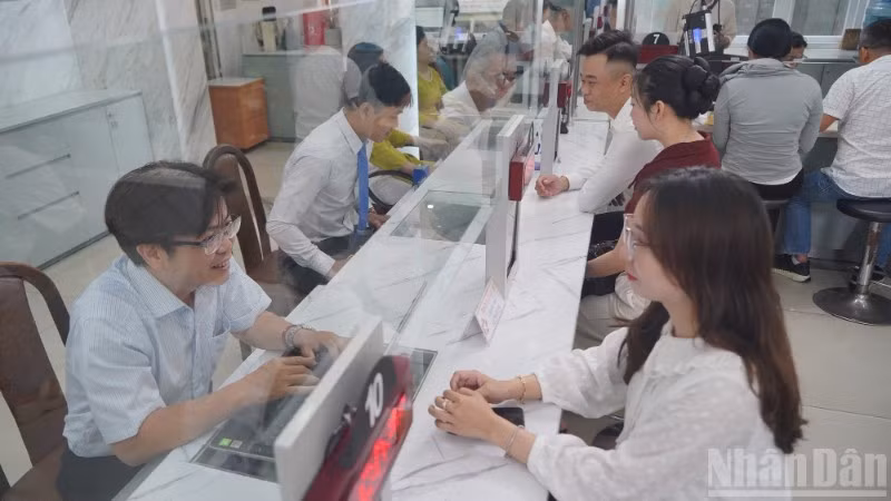 The Sai Gon Ward Public Administration Centre strives to better serve citizens and businesses. (Photo: Vu The Anh)