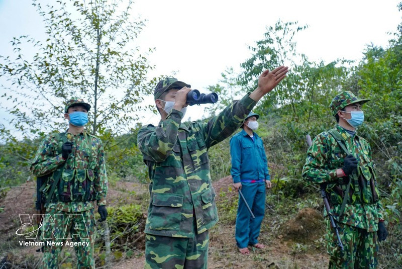 Soldiers of the A Pa Chai Border Guard Station in Dien Bien patrol the border area. (Photo: VNA)