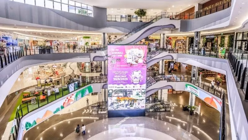 Viet Nam stands out as a dynamic retail market. (Photo: PV)