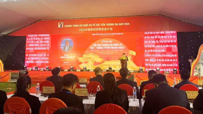 The Viet Nam-China International Trade Fair opens in Ha Giang 1 Ward.