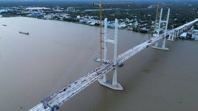 Ben Tre province focuses on accelerating the construction progress of key projects. (Photo: HOANG TRUNG)