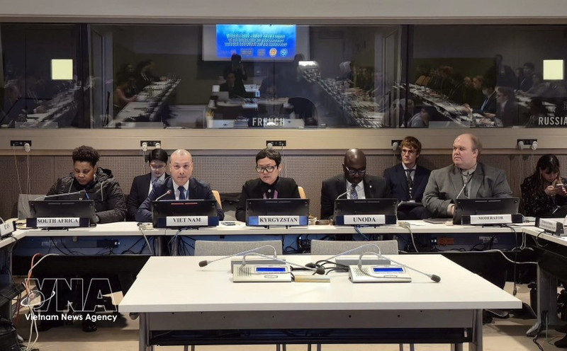 Minister-Counsellor Nguyen Hoang Nguyen, Chargé d’Affaires ad interim of the Permanent Mission of Vietnam to the United Nations (second, left), speaks at the debate. (Photo: VNA)