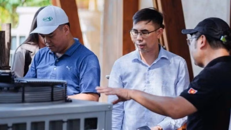 A solar power equipment system, one of the renewable energies that helps sustainable development. (Photo: PV)