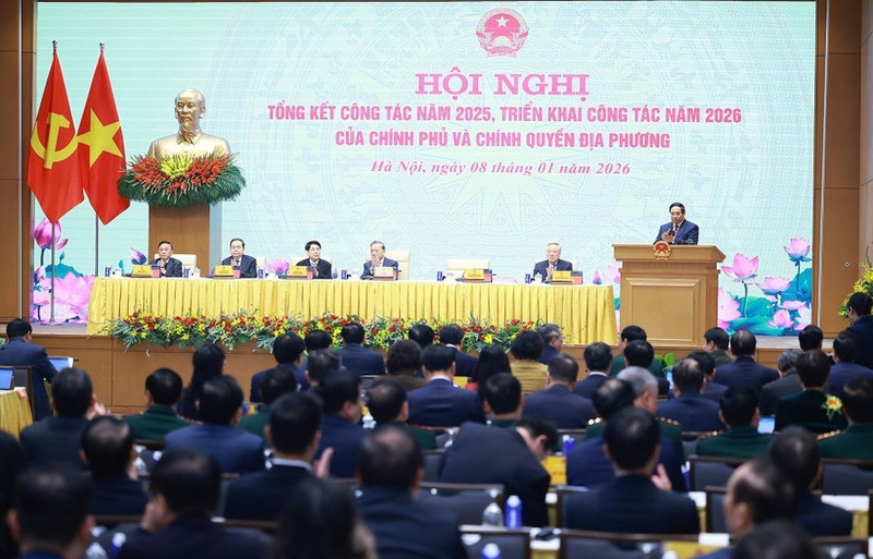 Overview of the January 8 conference reviewing the Government and localities’ 2025 performance and launching 2026 tasks (Photo: VNA)
