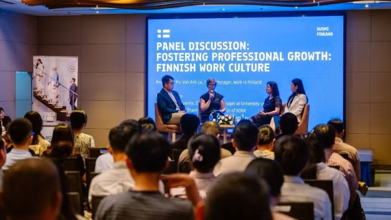 An event introducing job opportunities in Finland for Vietnamese youth. (Photo: Embassy of Finland in Viet Nam)