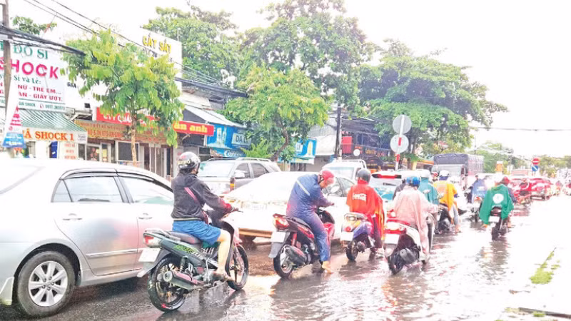 National Highway No.91 through Can Tho City is often flooded after heavy rain. (Photo: NDO)