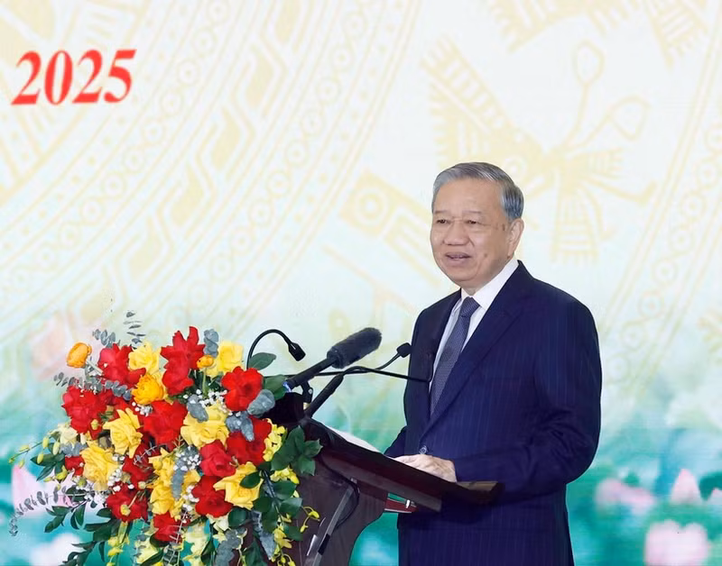 Party General Secretary To Lam speaks at the national conference to review the information, education and mass mobilisation work in 2025 and roll out tasks for 2026, in Ha Noi on December 19, 2025. (Photo: VNA)