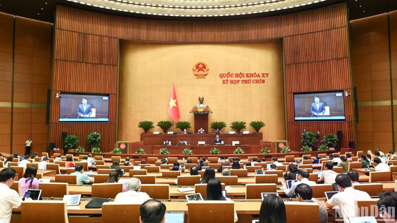 The National Assembly discussed in the hall about a draft law amending 7 laws on the afternoon of May 23. (Photo: Bui Giang)