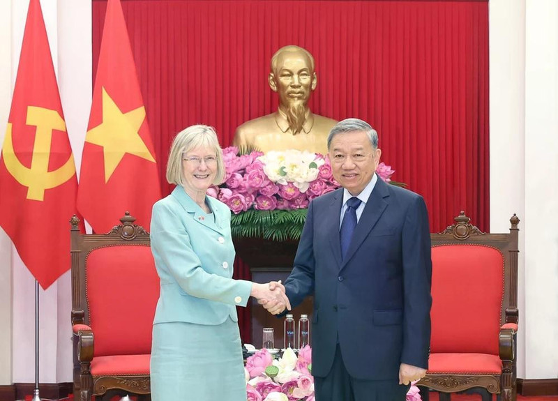 Party General Secretary To Lam (right) and Australian Ambassador to Viet Nam Gillian Bird. (Photo: VNA)