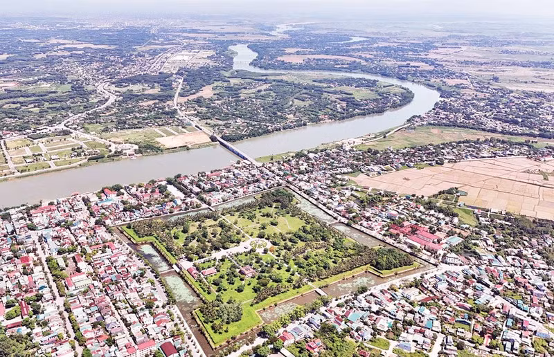 The Quang Tri Ancient Citadel National Special Monument and memorial sites are planned to cover approximately 454 hectares, spread across the surrounding area.