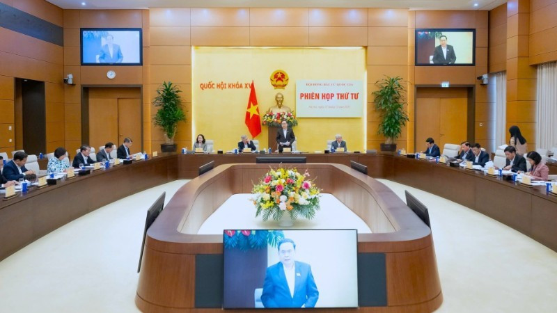 Politburo member and National Assembly Chairman Tran Thanh Man, Chairman of the National Election Council, presides over the fourth session of the National Election Council on December 15. (Source: quochoi.vn)