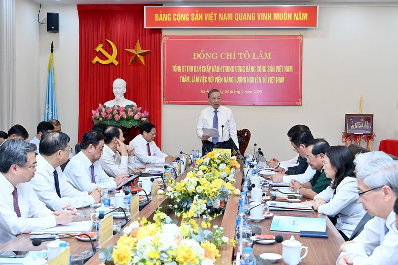 Party General Secretary To Lam speaks at the working session. (Photo: VNA)