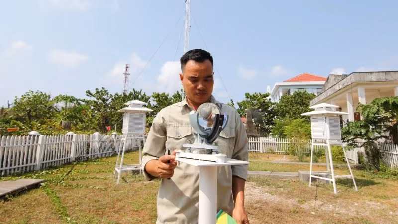 The application of science and technology in forecasting and early warning of natural disasters is identified as an urgent requirement in the context of extreme weather. (Photo: Nongnghiepmoitruong.vn)