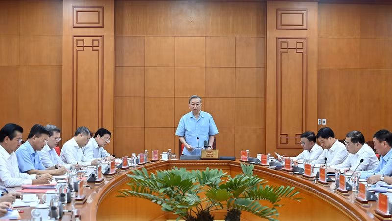 Party General Secretary To Lam speaks at the meeting of the standing members of the Central Steering Committee on Prevention and Control of Corruption, Wastefulness and Negative Phenomena on September 29. (Photo: NDO)