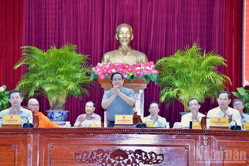 Prime Minister Pham Minh Chinh meets with Can Tho voters (Photo: NDO)