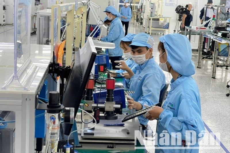 Recovery of industrial sector creates momentum for sustainable economic development. (Photo: KIM DUNG)