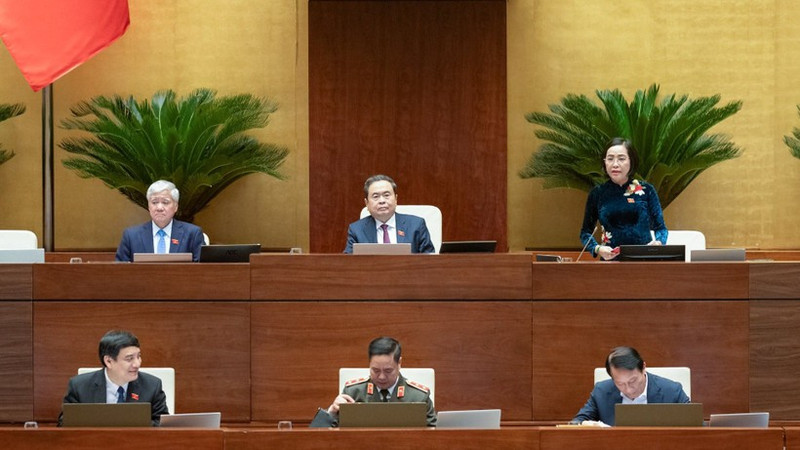 National Assembly Chairman Tran Thanh Man and Vice Chairpersons of the National Assembly chair and direct the meeting. (Photo: DANG ANH)
