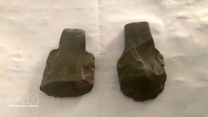 Stone axes dating back thousands of years discovered in En Cave in Phong Nha-Ke Bang National Park (Photo: VNA)