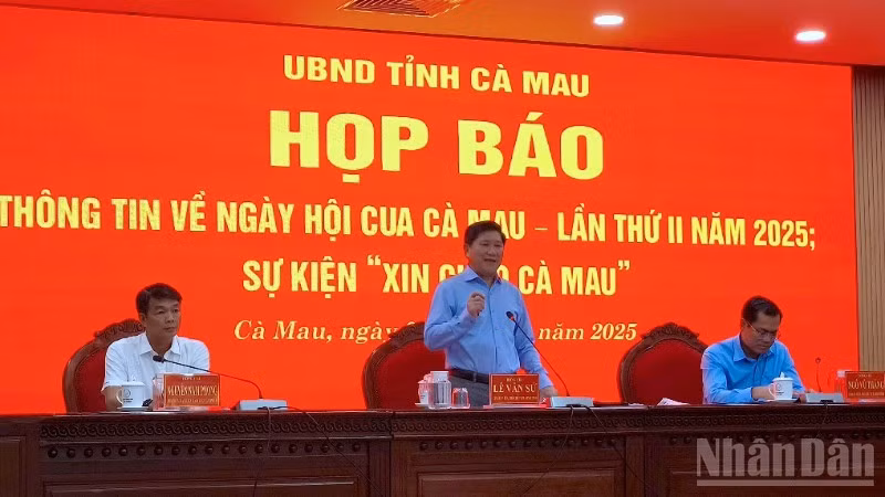 Le Van Su, Vice Chairman of the Ca Mau Provincial People’s Committee, speaking at the press conference.