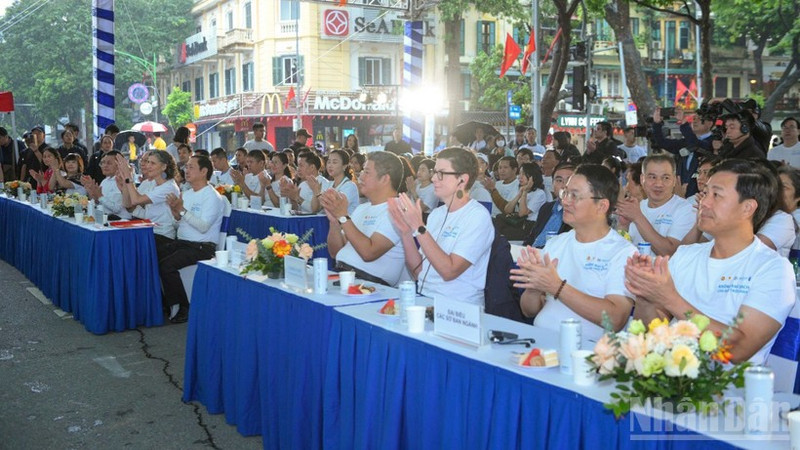 The event drew the participation of delegates and a large number of local residents. (Photo: THE DAI)