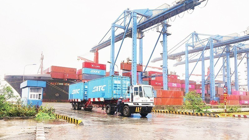 Cargo handling at Cat Lai Port, Thu Duc City, Ho Chi Minh City.