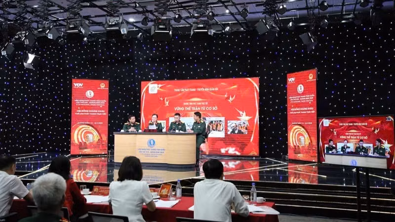 The Military Radio and Television Centre opened the live radio segment.