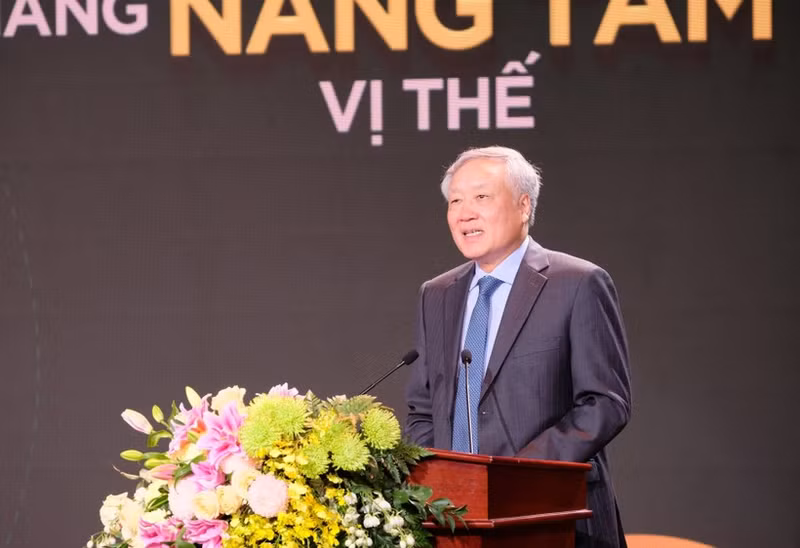 Permanent Deputy Prime Minister Nguyen Hoa Binh addresses Lam Dong province's investment promotion conference on October 12. (Photo: VNA)