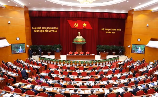 At the first meeting of the 14th Party Central Committee (Photo: VNA)