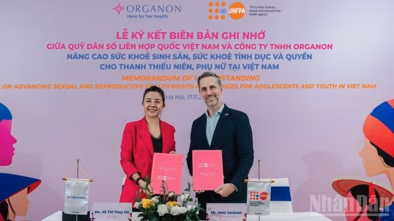 The event highlighted the crucial role of access to information in enabling young people to make informed decisions about their bodies, their health, and their futures.