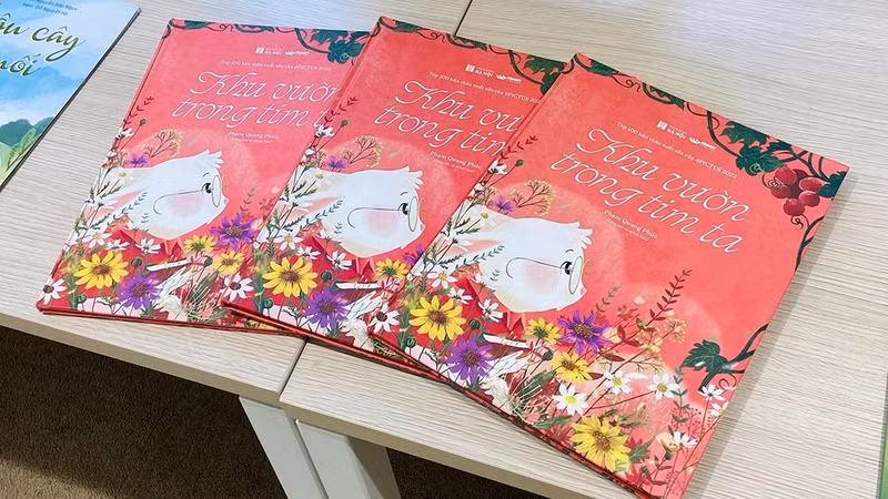 The picture book “Khu Vuon Trong Tim Ta” (The Garden in Our Hearts) (Photo: Crabit Kidbooks)