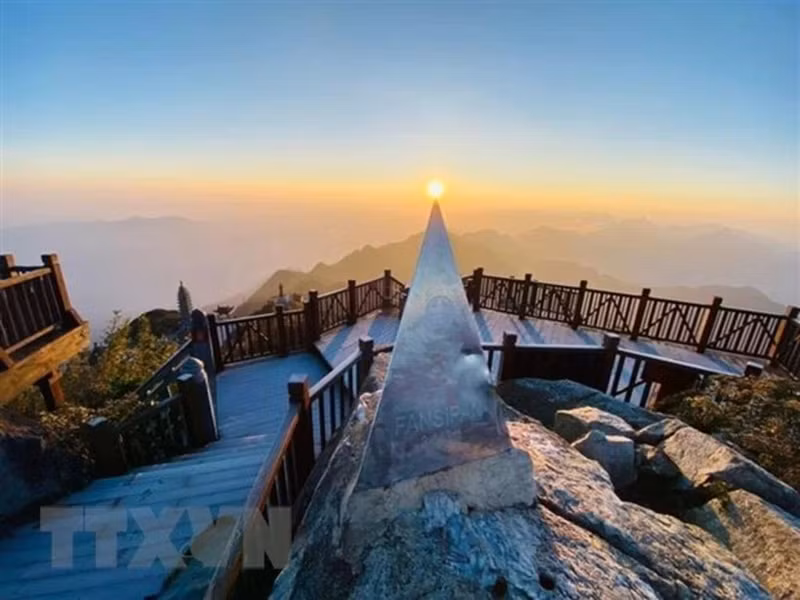 At the peak of Mount Fansipan - the Roof of Indochina. (Photo: VNA)