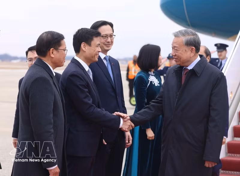 Party General Secretary To Lam arrived at Joint Base Andrews in the US at February 18 noon (local time) to attend the inaugural meeting of the Gaza Board of Peace. Photo: VNA