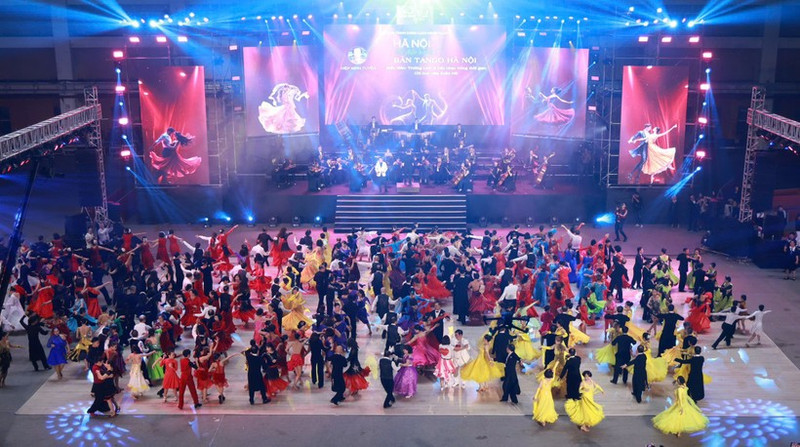 The “Ha Noi Tango” performance in Ha Noi Radio and Television’s “Peace Symphony 2025” programme sets a Viet Nam Record.