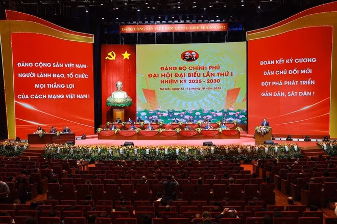 A view of the preparatory meeting of the first Congress of the Government’s Party Organisation on October 12 morning. (Photo: VNA)