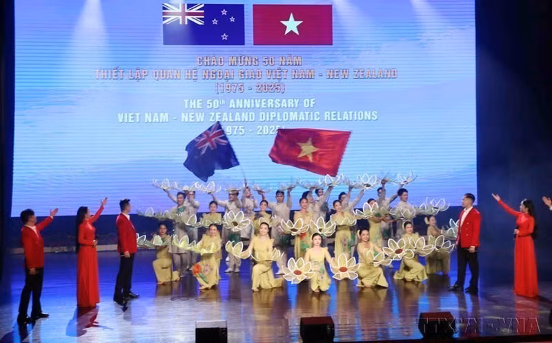 The ceremony marking the 50th anniversary of the establishment of diplomatic relations between Viet Nam and New Zealand (1975–2025), organised by the Ho Chi Minh City People’s Committee on November 28, 2025. Photo: VNA